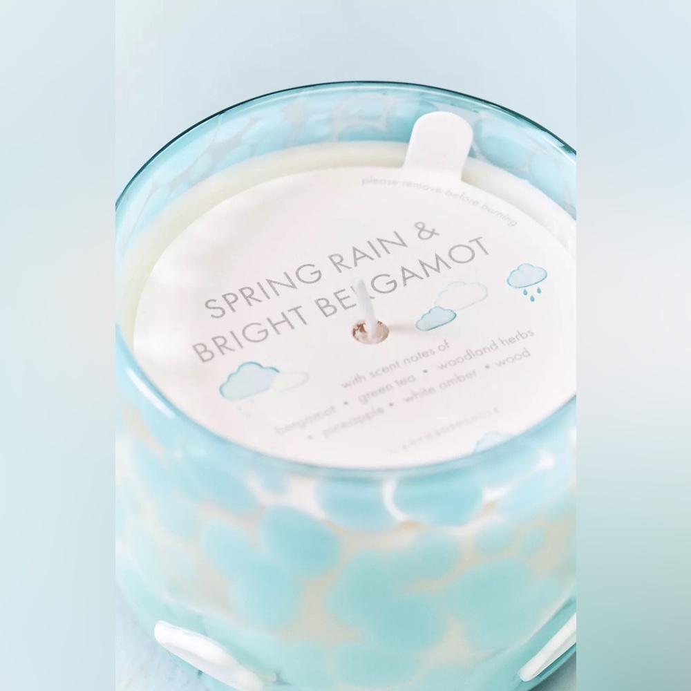 New Anthropologie Fluffy Cloud Fresh Spring Rain & Bright Bergamot Spring Candle - Picture 2 of 3
